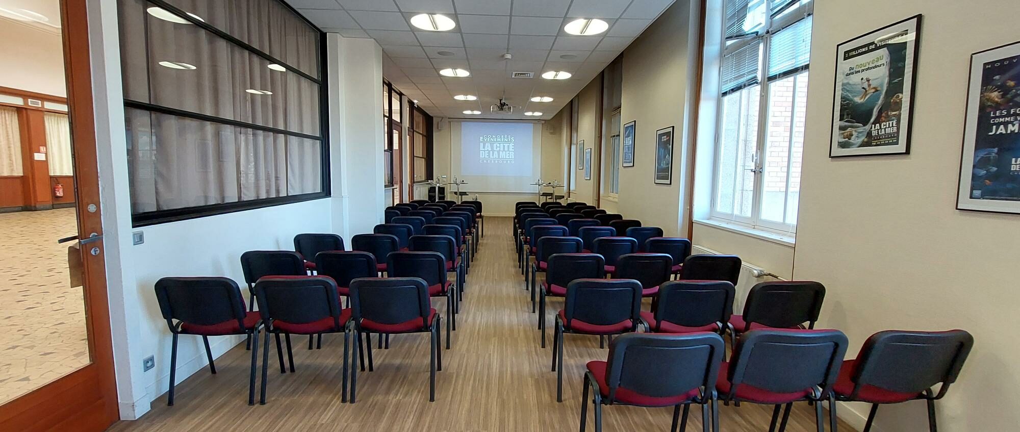 Salle Customs - Théâtre © La Cité de la Mer - 05