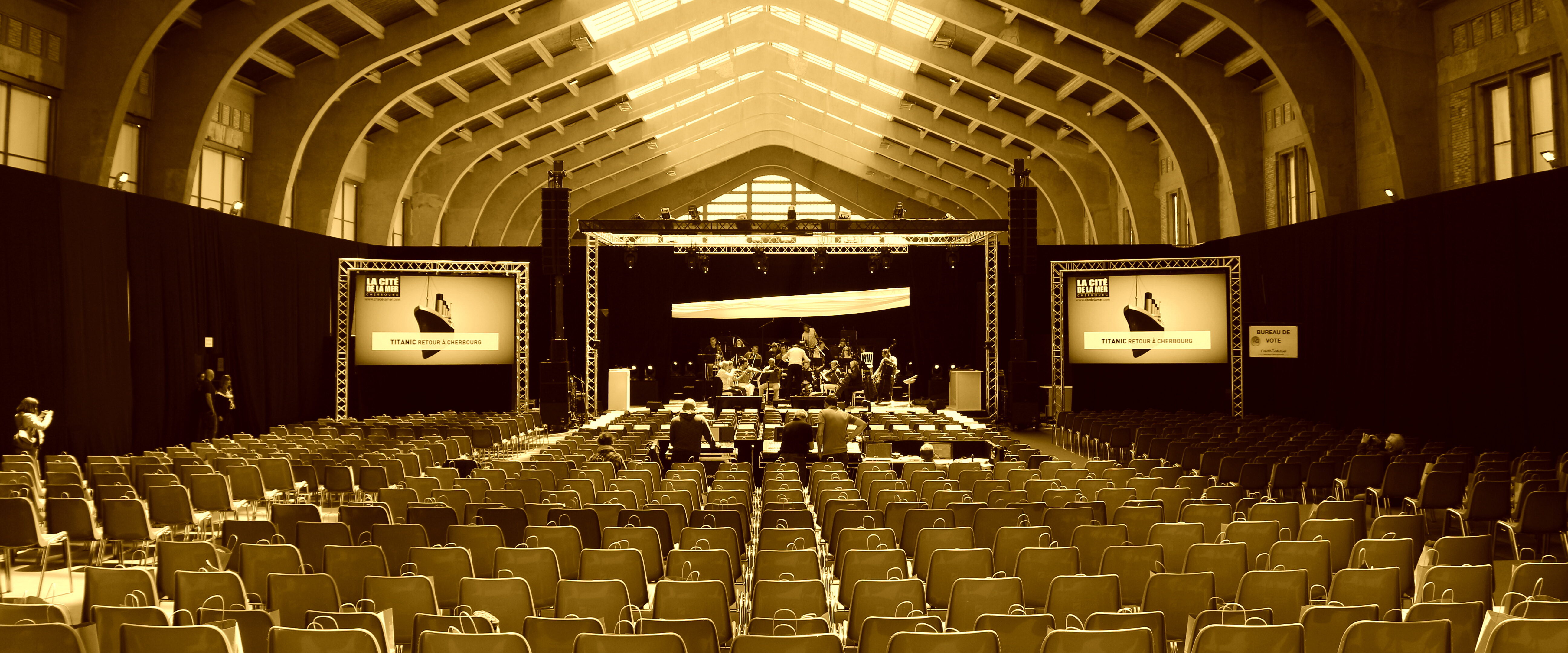 Pléniere-Grande-Halle-La-Cité-de-la-Mer-SEPIA